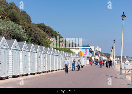 Cabines de plage sur la promenade de la plage de l'Ouest, Bournemouth, Dorset, England, United Kingdom Banque D'Images