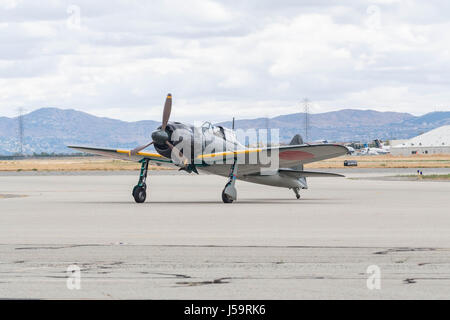 Le Chino, USA - 7 mai 2017 : Mitsubishi A6M-5 - remise à zéro de l'afficheur pendant le spectacle aérien des avions de la renommée dans l'aéroport de Chino. Banque D'Images