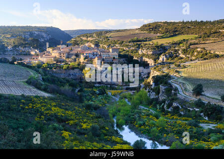 La France, l'Hérault, Minerve, étiqueté Les Plus Beaux Villages de France (le plus beau village de France) et de la rivière la cesse Banque D'Images