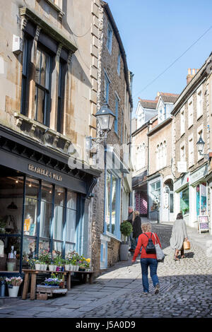 Catherine Hill dans Shoppers on Frome, Somerset Banque D'Images