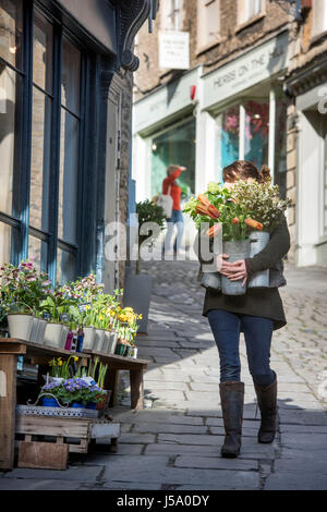 Stock frais livrés à Bramble & Wild floral design sur Catherine Hill à Frome, Somerset, UK Banque D'Images