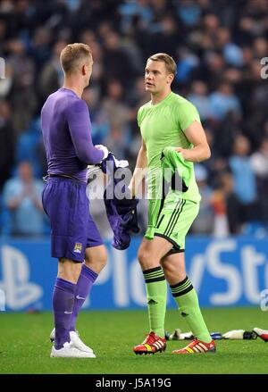 JOE HART MANUEL NEUER Manchester City Manchester City V V BAYERN BAYERN MUNIC Etihad Stadium Manchester en Angleterre le 02 octobre 201 Banque D'Images