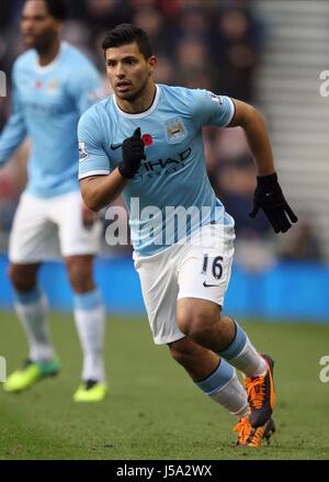 SERGIO AGUERO Manchester City FC Manchester City FC STADE DE LA LUMIÈRE DE L'ANGLETERRE SUNDERLAND 10 Novembre 2013 Banque D'Images