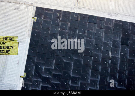 La protection de l'écran thermique noir et blanc carreaux carreaux couverture souple space shuttle orbiter usa Banque D'Images