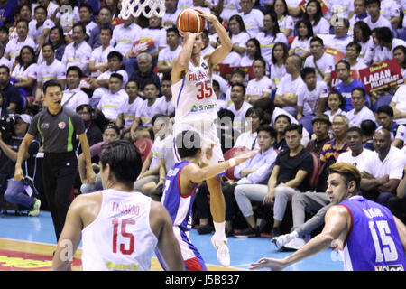 Quezon City, Philippines. 16 mai, 2017. Matthew Wright (35 hits) des Philippines un tir à trois points lors de leur match contre la Thaïlande. Crédit : Dennis Jerome Acosta/Pacific Press/Alamy Live News Banque D'Images