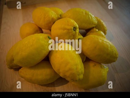 Plusieurs citrons de Sorrento Banque D'Images