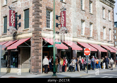 Georgia Savannah, quartier historique de Savannah, Lady & Sons, restaurants restaurants restaurants restauration café cafés, nourriture, dîner, manger à l'extérieur, service, Paula Deen, célébrité, F Banque D'Images