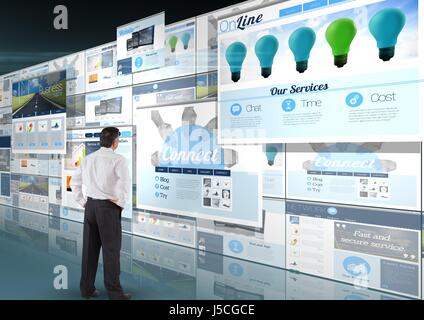 Panneaux de composite numérique avec les sites web(bleu) fond sombre et homme d'affaires à la recherche de c Banque D'Images