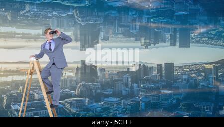 Digital composite of Businessman using binoculars on l'échelle contre l'envers city Banque D'Images