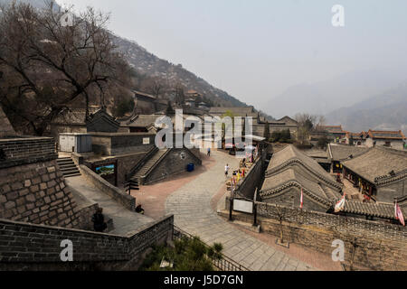 BEIJING, CHINE- vers Mars 2014 :-La Grande muraille s'étend sur plus de 4000km qui sépare la Chine de la Mongolie. Banque D'Images