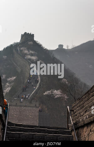 BEIJING, CHINE- vers Mars 2014 :-La Grande muraille s'étend sur plus de 4000km qui sépare la Chine de la Mongolie. Banque D'Images