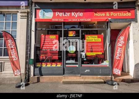 Le siège de campagne pour le candidat du Parti du Travail de l'Hove Peter Kyle Banque D'Images