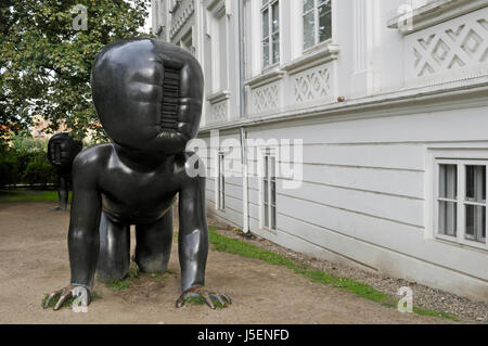 Bébés sculpture en bronze de David Cerny au Musée Kampa, Prague Banque D'Images