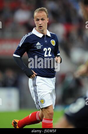 LEIGH GRIFFITHS ECOSSE ECOSSE & WOLVERHAMPTON Wolverhampton Wanderers WANDE WEMBLEY LONDON UK 14 Août 2013 Banque D'Images