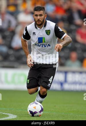 BRADLEY JOHNSON Norwich City FC Norwich City FC HULL KC Stadium ANGLETERRE 24 Août 2013 Banque D'Images