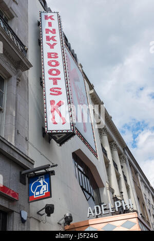 La publicité signe encore de Kinky Boots à l'Adelphi Theatre de Londres's Strand Banque D'Images