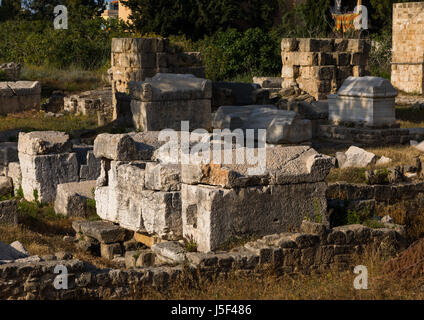 Vieilles tombes dans la nécropole d'El Bass site archéologique, le gouvernorat du Sud, tire, Liban Banque D'Images