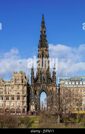 La gare Waverley d'Édimbourg Scott Monument Banque D'Images