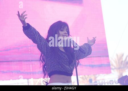 Camila Cabello sur scène pour RADIO KIIS FM's Wango Tango - Concert, StubHub Center, Los Angeles, CA, 13 mai 2017. Photo par : JA/Everett Collection Banque D'Images