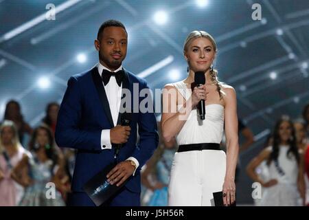 Terrence J, Julianne Hough présents pour 2017 Concours Miss USA, Mandalay Bay Resort and Casino, Las Vegas, NV le 14 mai 2017. Photo par : JA/Everett Collection Banque D'Images