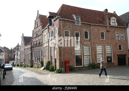 L'ancien Bergstraat rustique Bergkwartier quartier, cité médiévale ville hanséatique de Deventer, Overijssel, Pays-Bas Banque D'Images