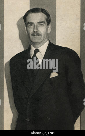 Anthony Eden (1897-1977), homme politique conservateur britannique et premier ministre (1955-57), Portrait en qualité de secrétaire d'État au cours de la DEUXIÈME GUERRE MONDIALE, 1941 Banque D'Images