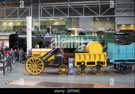Réplique de la locomotive à vapeur 1829 Stephenson's Rocket au National Railway Museum, York, England, UK Banque D'Images