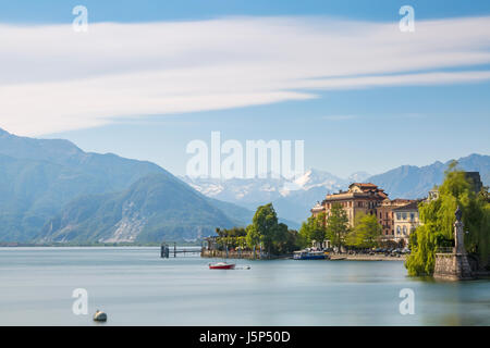 Baveno, Lac Majeur, Italie en avril Banque D'Images