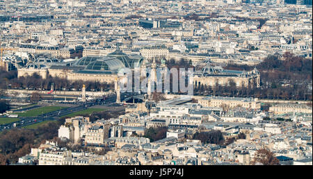 Vue aérienne du Grand Palais et du Petit Palais à Paris