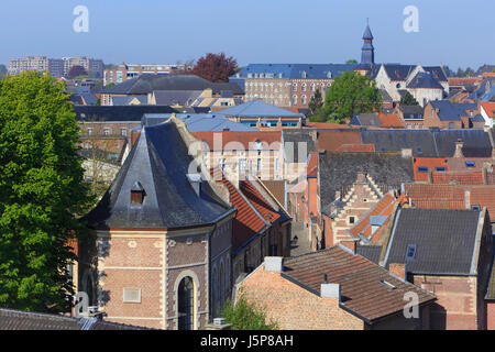 Vue panoramique de la 13e siècle béguinage gothique à Tongeren, Belgique Banque D'Images