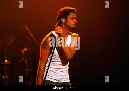 Chris Cornell d'Audioslave (anciennement de Soundgarden) fonctionne à la LG Wiltern à Los Angeles, Californie. 20 mai 2005 Credit ://MediaPunch RTWard Banque D'Images