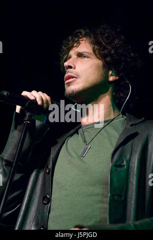 Chanteur Chris Cornell, ancien leader du groupe de Soundgarden et d'Audioslave bandes vivent à l'portez Vive Cuervo Salon à Mexico en 16 décembre 2007 Credit : RTAceves MediaPunch//***AUCUNE MEXIQUE*** Banque D'Images