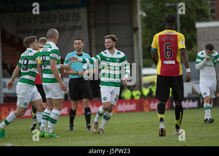 Glasgow, Scotland, UK 18 mai 2017, Partick Thistle v Celtic, Firhill Stadium, SPFL match 5-0. Scottish Premiership Partick Thistle vs Celtic 7:45pm jeudi 18 mai Firhill Stadium (Att : 7847) Banque D'Images