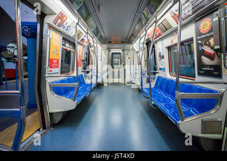 Un chemin vide (Port Authority) Trans-hudsonien voiture de métro vu dans son terminal Hoboken le mardi 16 mai 2017. (© Richard B. Levine) Banque D'Images