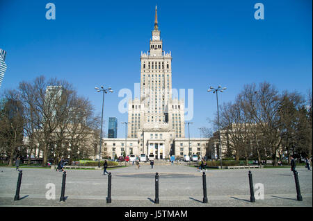 Palais de la Culture et de la Science (Palac Kultury i Nauki PKiN) à Varsovie, Pologne. Conçu par l'architecte soviétique Lev Roudnev et construit en 1952-1955 a été nommé Banque D'Images