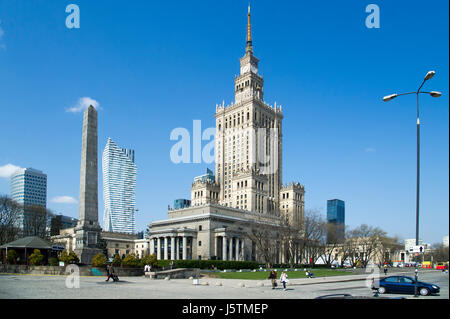 Zlota 44 gratte-ciel résidentiel de Daniel Libeskind et palais de la Culture et de la Science (Palac Kultury i Nauki PKiN) à Varsovie, Pologne. Conçu par Sovi Banque D'Images