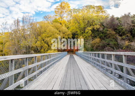 Le pont historique sur la rivière Shotover à Arrowtown, Nouvelle-Zélande. Banque D'Images