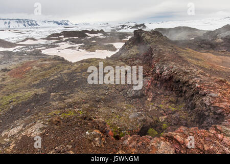 Fumerolle à Leirhnjukur / Leirhnjúkur, dans le champ de lave Krafla caldera en hiver, boutiques eystra / Nordurland eystra, Nord de l'Islande Banque D'Images