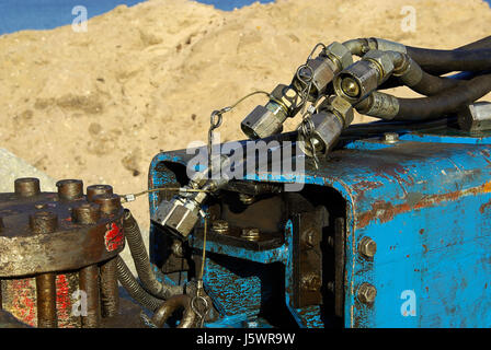 Moteur d'entraînement du moteur le câble flexible hydraulique pneumatique courant blue Banque D'Images