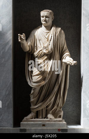 Rome. L'Italie. Statue de l'empereur romain Titus (39-81 A.D), Braccio Nuovo, Museo Chiaramonti, Musées du Vatican. Musei Vaticani. Titus Flavius Vespasianus Banque D'Images