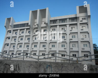 Cette image présente les bâtiments de Bagumbayan Libis, Eastwood, Quezon City, Philippines. La région est connue pour son architecture moderne, son développement urbain et ses centres commerciaux, contribuant au paysage dynamique de Quezon City. Banque D'Images