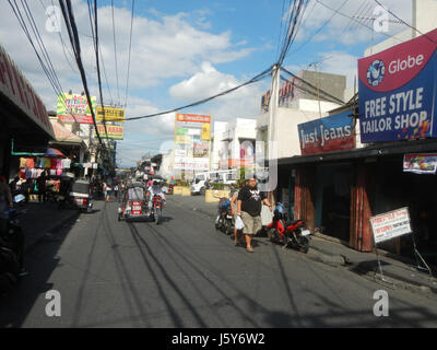 02552 College Plus Systèmes d'Angeles City bon Rue Lourdes sur Santo Rosario 16 Banque D'Images