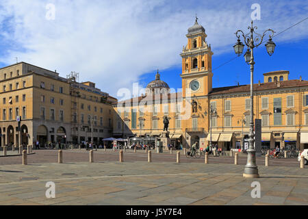 Palais du Gouverneur, le Palazzo del Governatore, Piazza Giuseppe Garibaldi, Parme, Emilie-Romagne, Italie, Europe. Banque D'Images