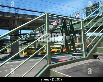 02913 Passerelle Bagong Katipunan EDSA Barrio Ouest Ville Caloocan 10 Banque D'Images