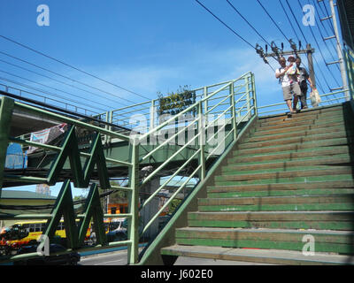 02913 Passerelle Bagong Katipunan EDSA Barrio Ouest Ville Caloocan 11 Banque D'Images