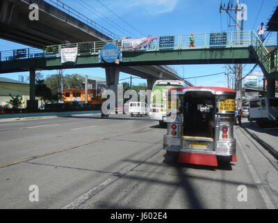 02913 Passerelle Bagong Katipunan EDSA Barrio Ouest Ville Caloocan 15 Banque D'Images