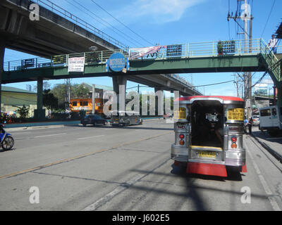 02913 Passerelle Bagong Katipunan EDSA Barrio Ouest Ville Caloocan 16 Banque D'Images