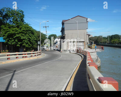 03263 Sumilang Buting SABO de lutte contre les inondations La ville de Pasig River Bridge Ferry 04 Banque D'Images