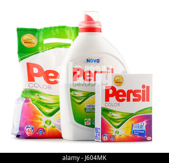 POZNAN, Pologne - 24 juin 2016 : introduite par Henkel en 1907 Persil a été la première disponible commercialement "activée" à lessive. Distr maintenant Banque D'Images