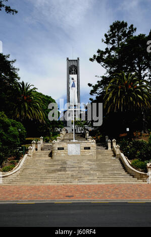 Les étapes qui mènent à la Cathédrale Christ Church à la Nouvelle-Zélande Île du Sud ville de Nelson.La tour de la cathédrale se trouve à 35 mètres de haut. Banque D'Images